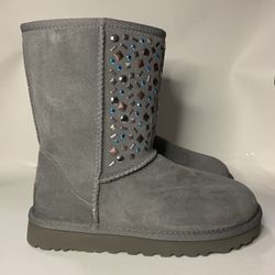 UGG Classic Short Stud Boots Size 5