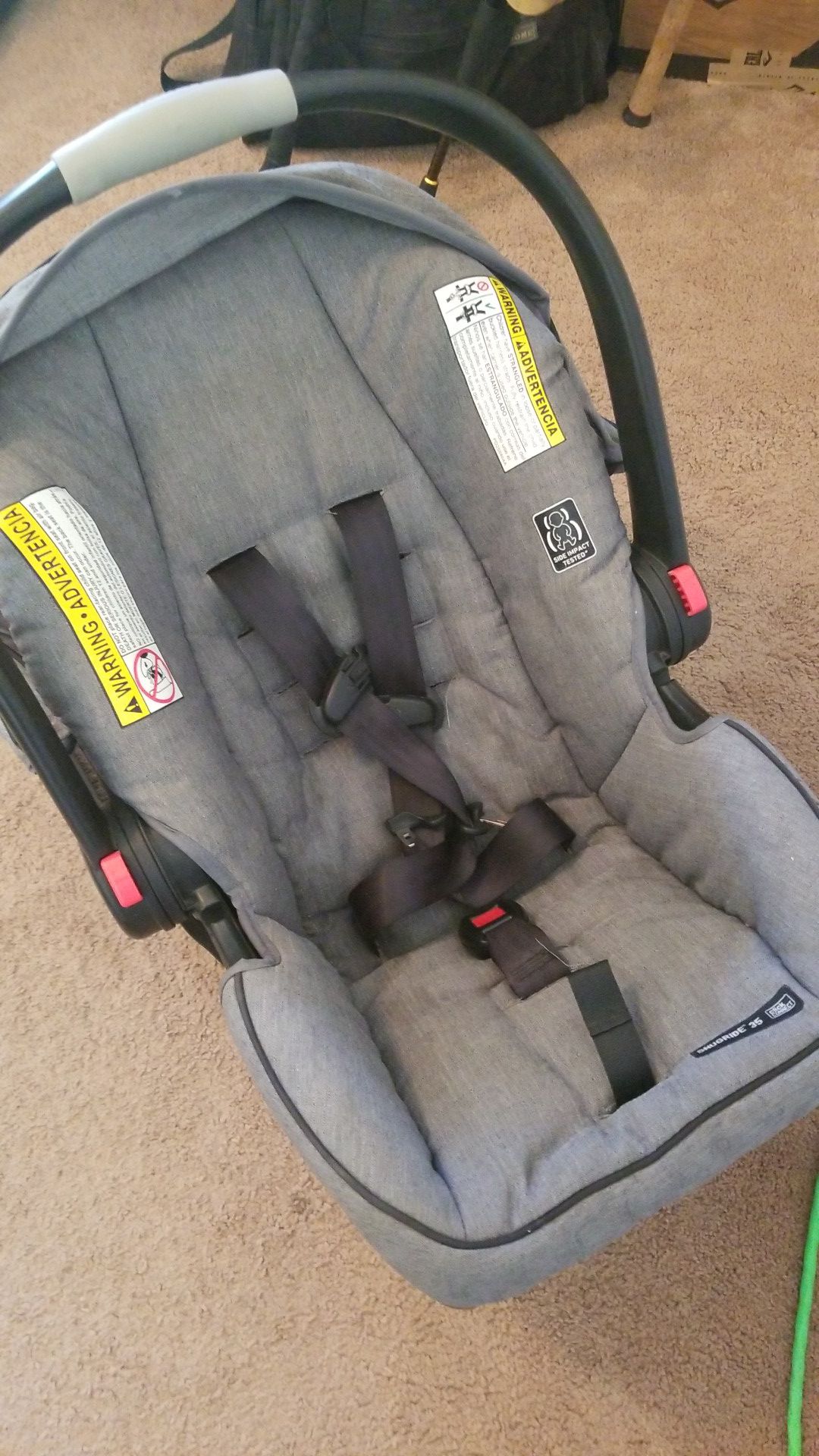 Graco snugride 35 baby car seat