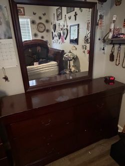 Dresser