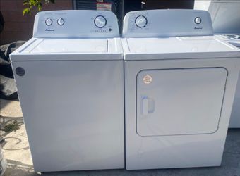AMANA WHITE TRADITIONAL TOP LOAD WASHER AND GAS DRYER