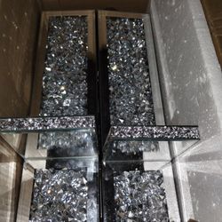 Clock With Diamonds And Two Side Pieces 