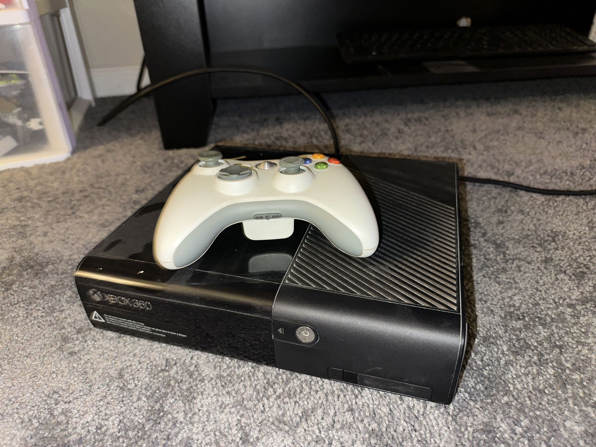 Used Xbox 360 E WITH GAMES