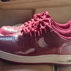 NIKE AIR FORCE SIZE 9.5 MENS