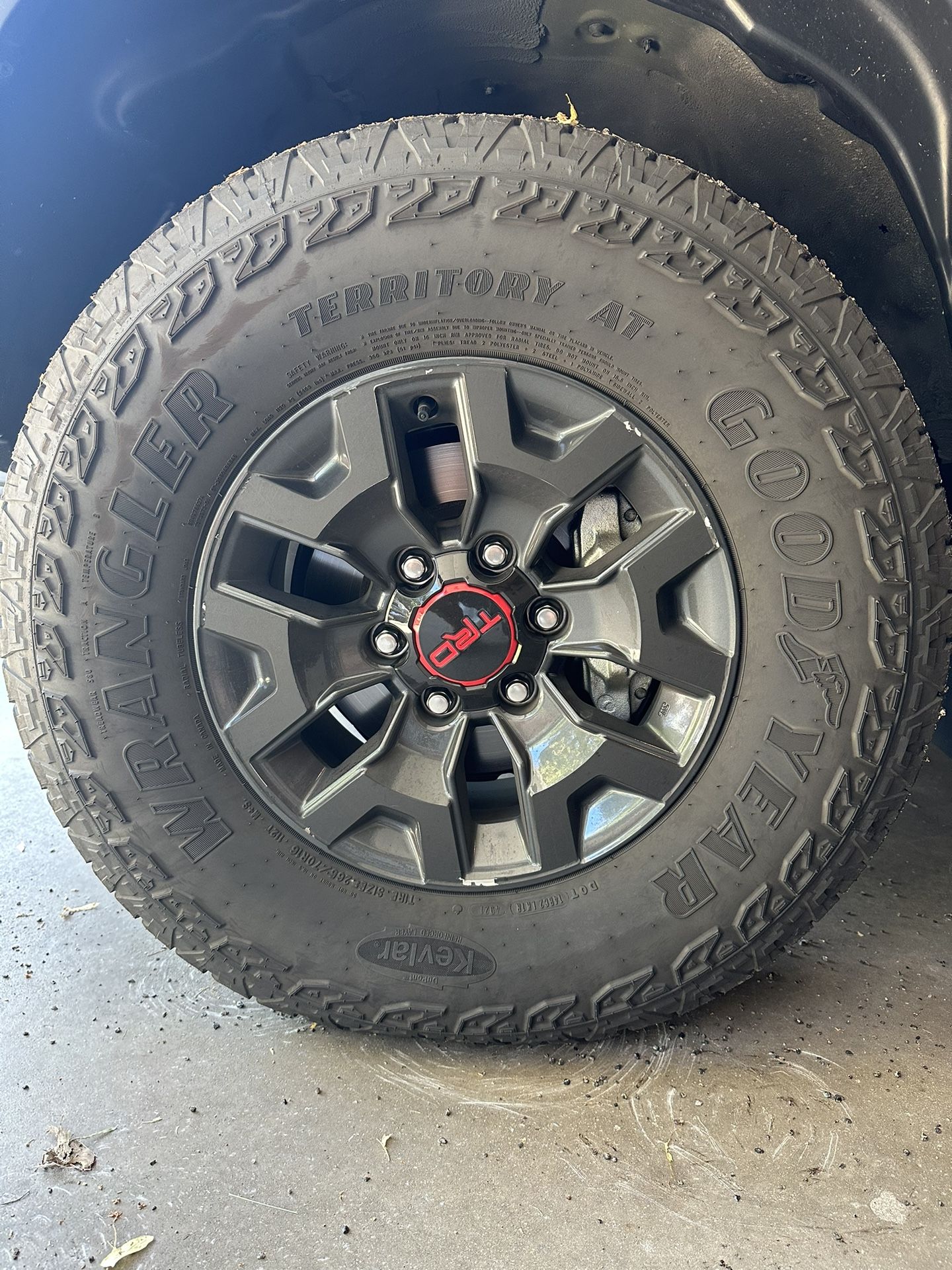 Trd Off-road Wheels With Trd Center Caps