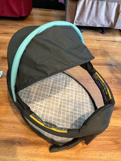 Baby bassinet $25