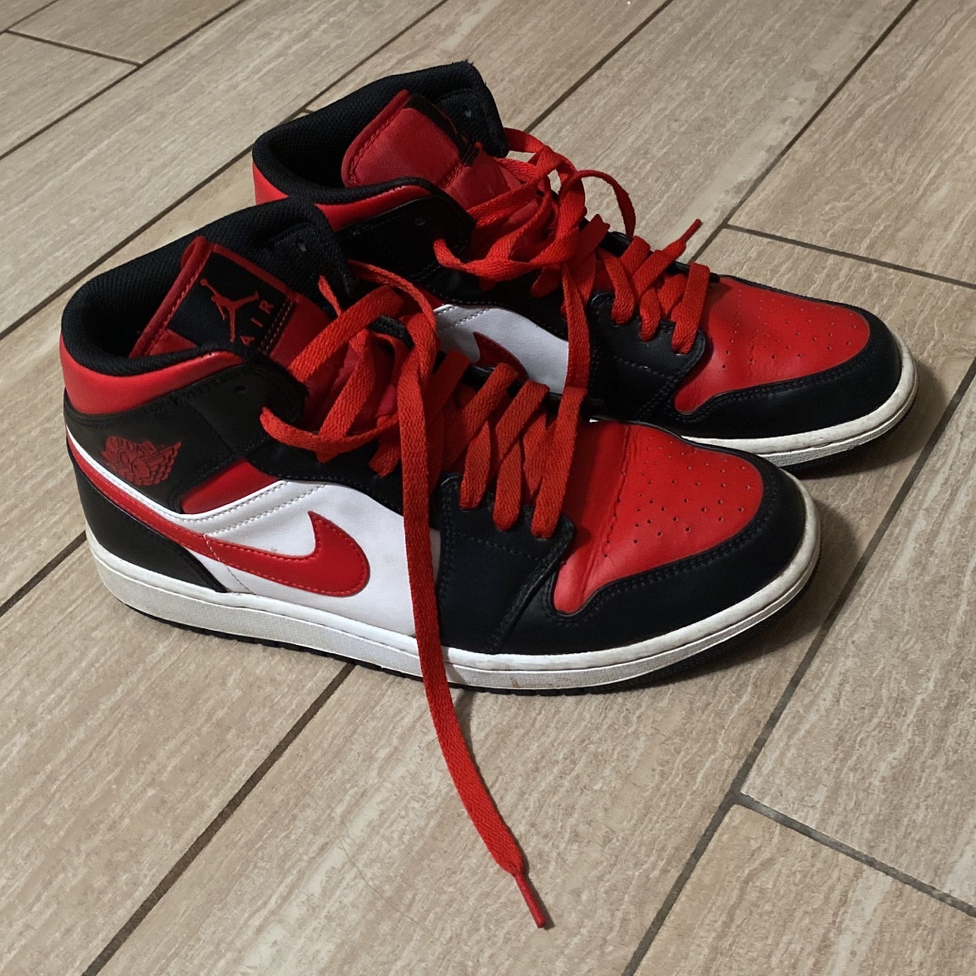 Air Jorden 1 Mid ‘bred Toe’