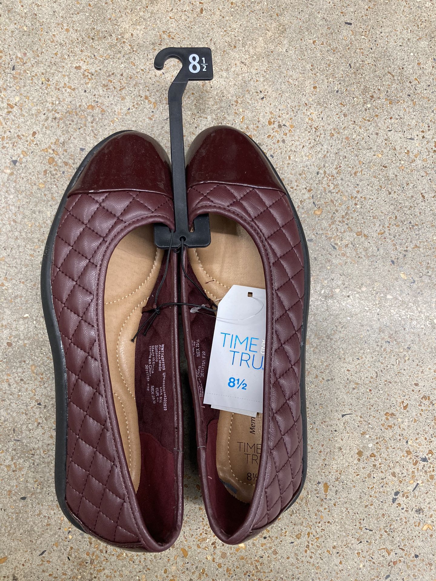 NWT Women Memory Foam Flats Size 8.5