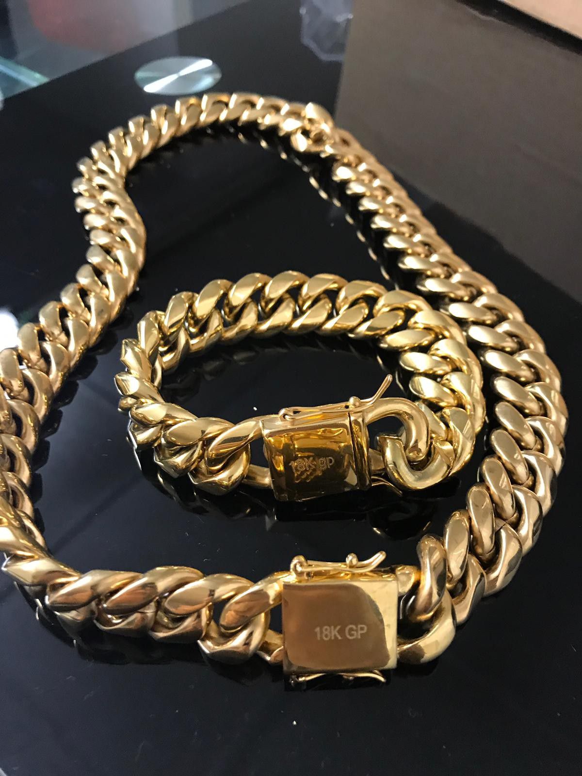 MIAMI CUBAN LINK MENS CHAIN 2 PIECE SET CHAIN & BRACELET 💯WILL NOT FADE OR TARNISH 🚗DELIVERIES AVAILABLE 18mm thick