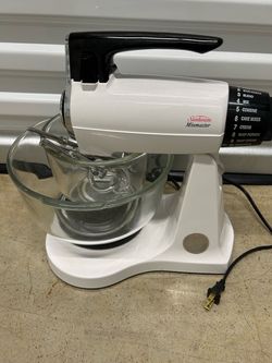 vintage looking Sunbeam Mixmaster stand mixer
