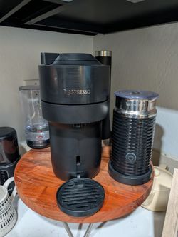 Nespresso machine Matt black With Frother