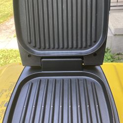 GEORGE FOREMAN INDOOR GRILL MODEL GR20PLAT