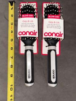 Set of 2 New Conair Blow Dry Grip & Lift Brushes