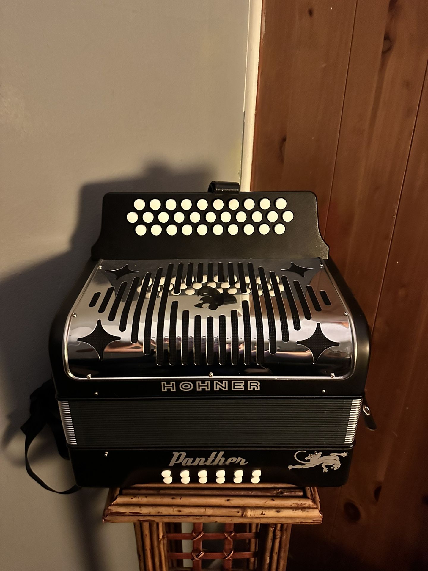 Hohner Panther Acordeon (tono de FA)