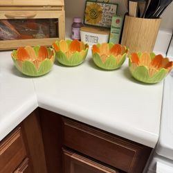 4 Pier One Bowls