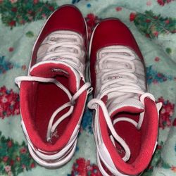 Yellowing Jordan 11 Cherry Red Size 11 $80