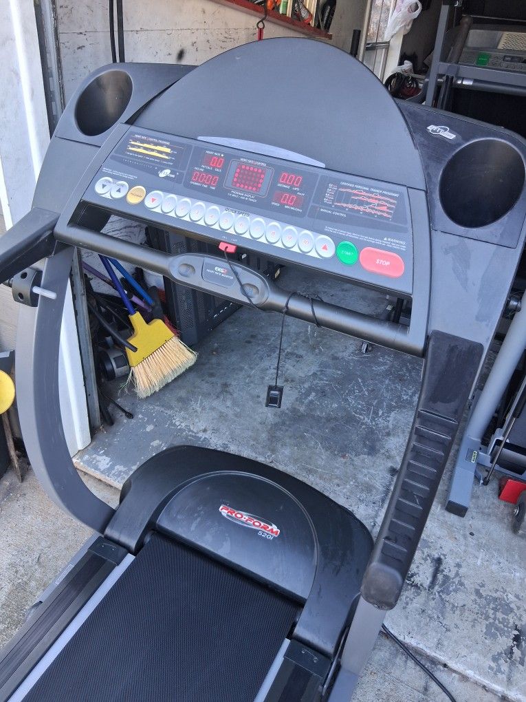 Nice Clean Working Pro Form Treadmill 