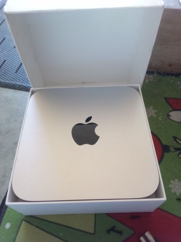 Apple Mini Mac 8GB 256GB SSD Apple MT chip Asking 350obo
