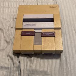 Super Nintendo Entertainment System (SNES) W Donkey Kong Country and Controller
