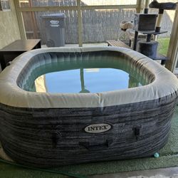 INTEX 6 Person Inflatable Spa 