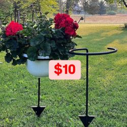 Metal Flower Pot Stand