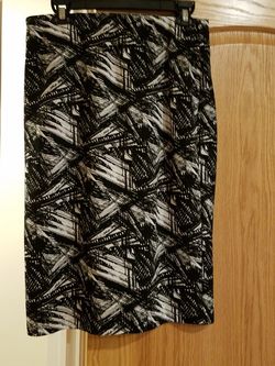 Boutique black and white skirt size L