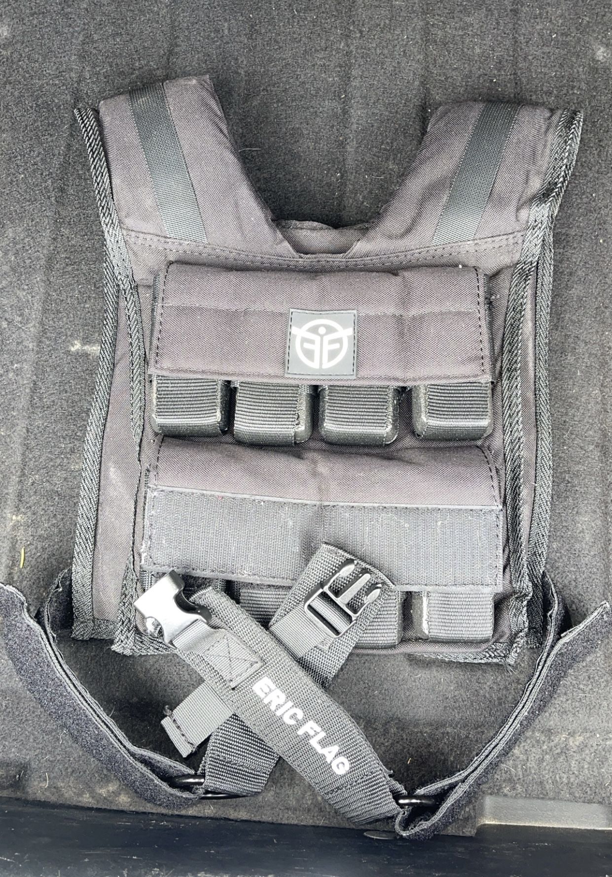 ERIC FLAG WEIGHTED VEST