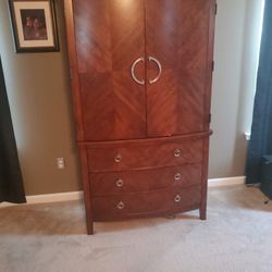 Armoire/TV stand