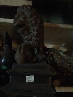 Large Lion Pottery