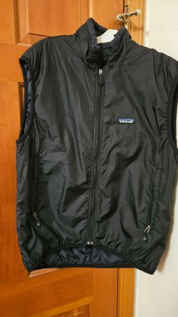 Men's Medium Patagonia polyester filled vest