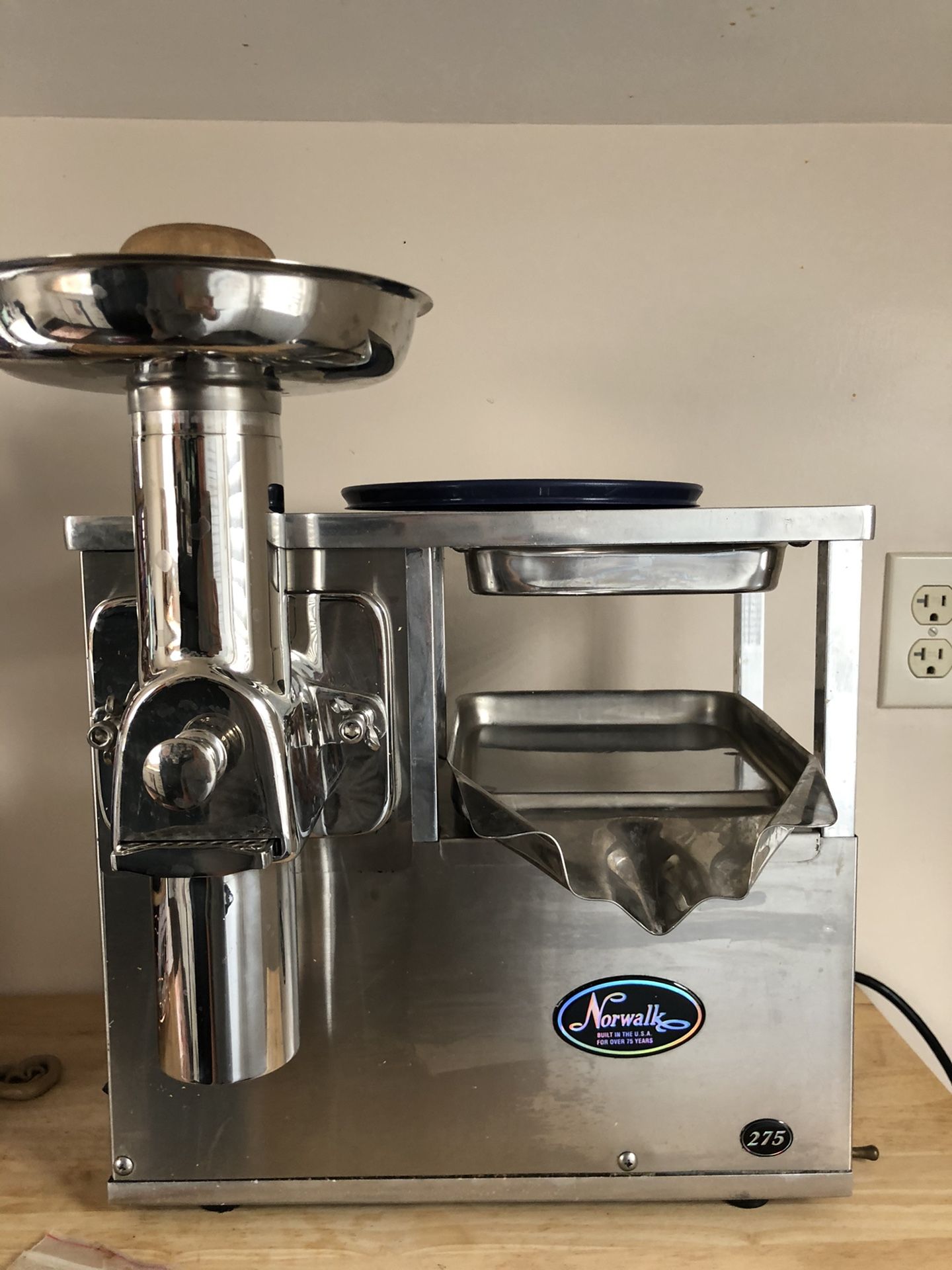 Norwalk Cold Pressed Juicer model 275, image size:1440x1920