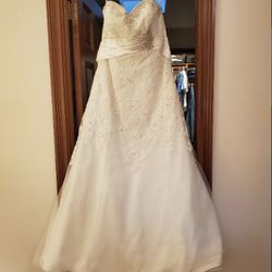 Beautiful Bridal Gown **Brand New** Thumbnail