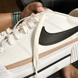Women’s Nike Shoes 