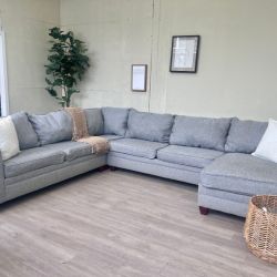 WE DELIVER! 🚚 - Light Gray Modern U Sectional Couch with Chaise