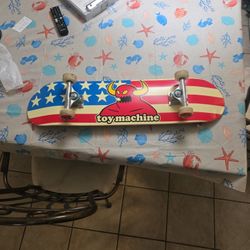 Skateboard Full(barely Used) 