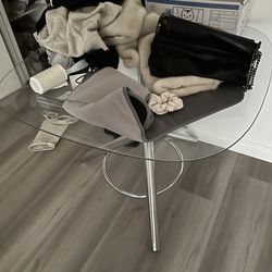 Glass stainless table