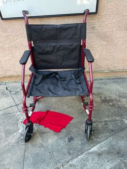 Transportation chair no footrest