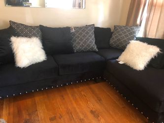 Brand New Plush Black Sectional w/ Accent Pillows