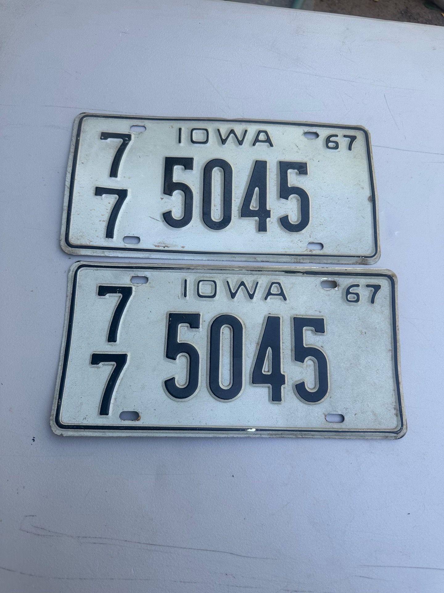 Vintage Iowa license plates