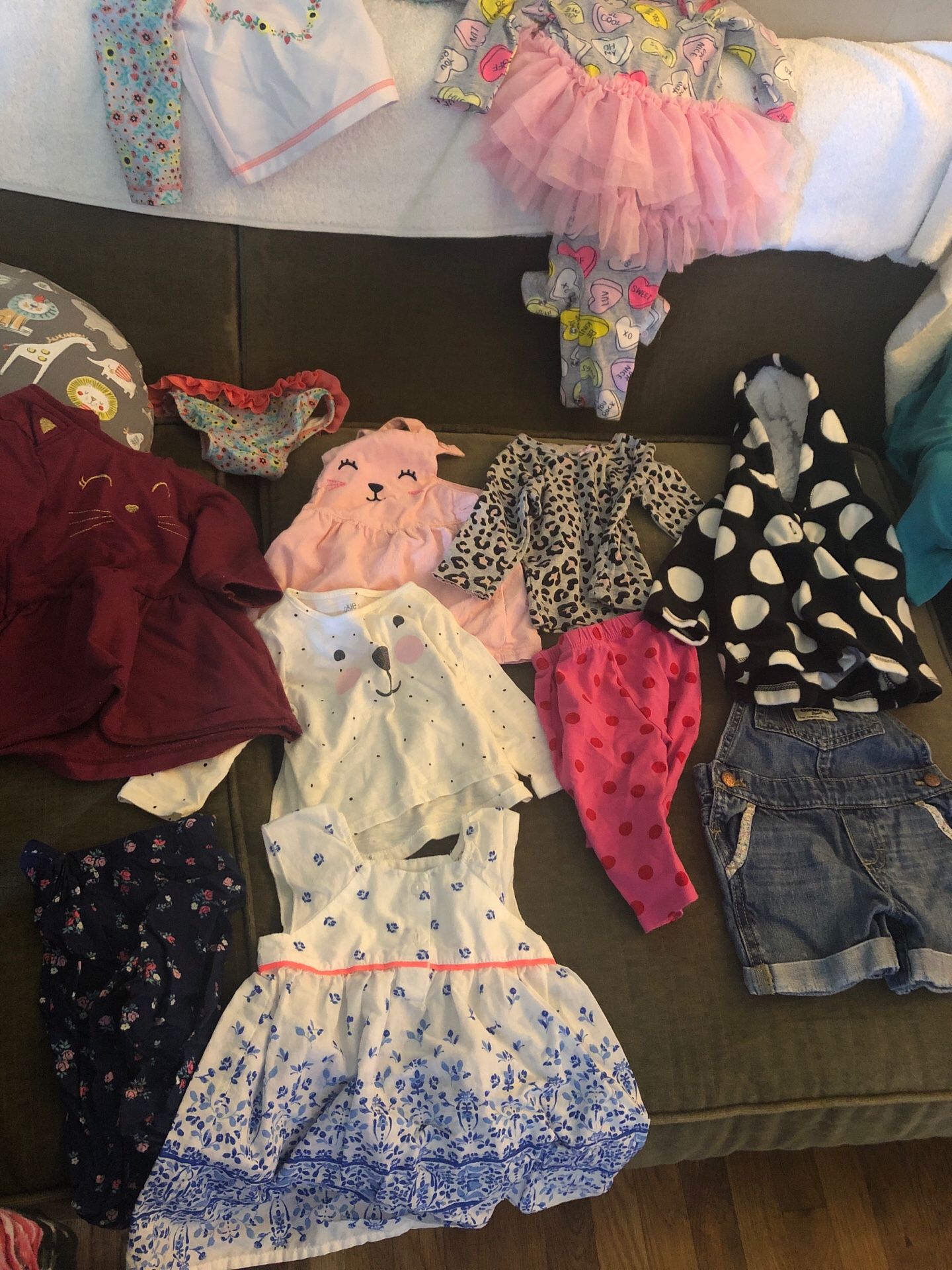 6 -9 month lot of baby girl clothes-ALL for $5!