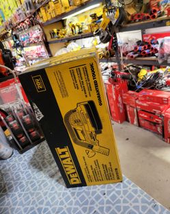 DEWALT 20V Max Wet/Dry Vacuum