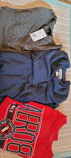 Young Men's Medium Clothing  Lot 
