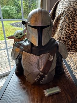 New The Mandalorian & Grogu Bust Statue Figure