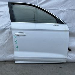 2018 Audi Q5 Right Front Door 