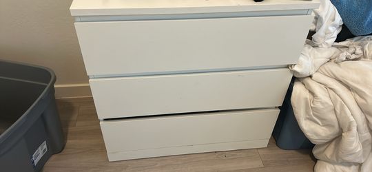 FREE White 3-Drawer Dresser (read description)
