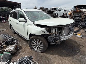2016 nissan pathfinder parts only