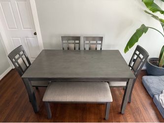 🏡 Moving Sale: Dining Set & Modern TV Stand (Excellent Condition)