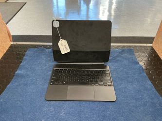 Apple Magic Keyboard for 13” iPad Pro M4 and M5