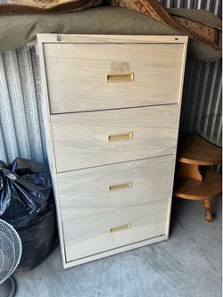 File cabinet Good Condition