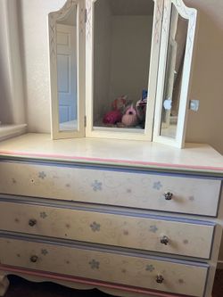 White Girls Dresser with Tri-Fold Mirror