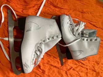 Figure ice skates size 3